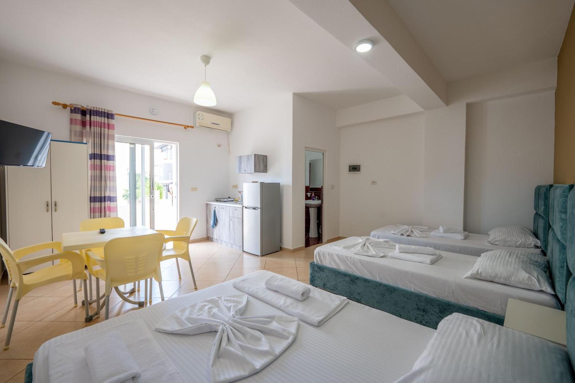 Hotel Garden Sofia - Free Parking Ksamil
